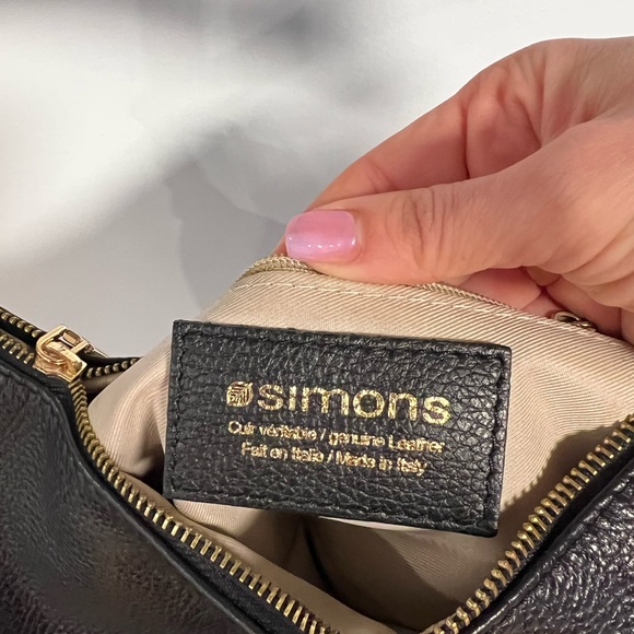 Classic Black Leather Shoulder Bag - Versatile Everyday Style - Picture 4 of 9